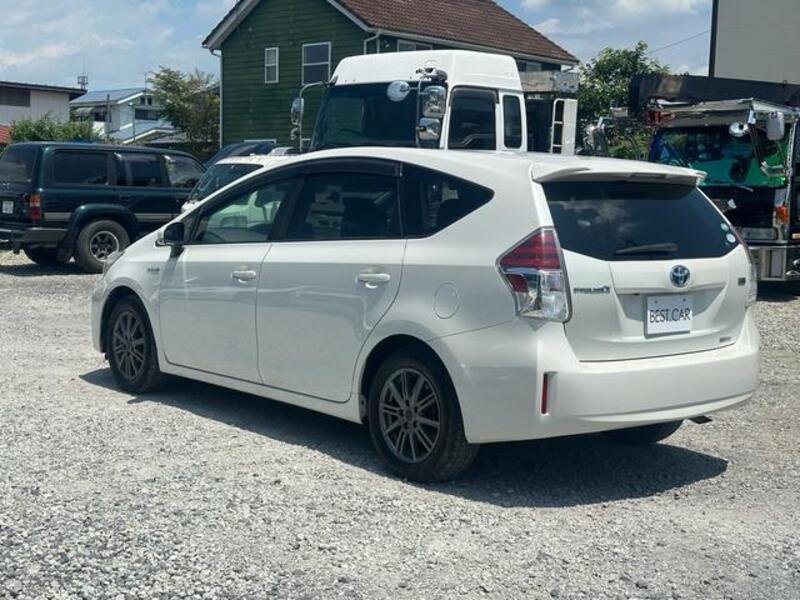 PRIUS ALPHA