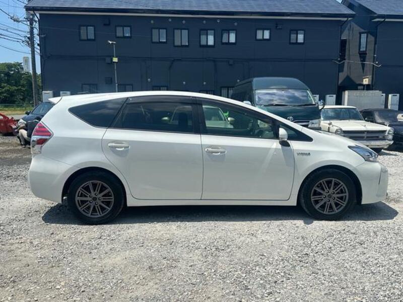 PRIUS ALPHA