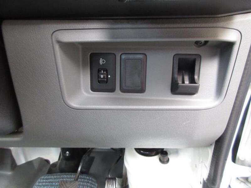 MINICAB TRUCK