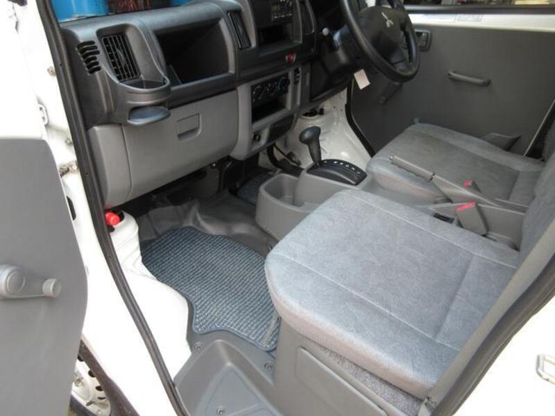 MINICAB TRUCK
