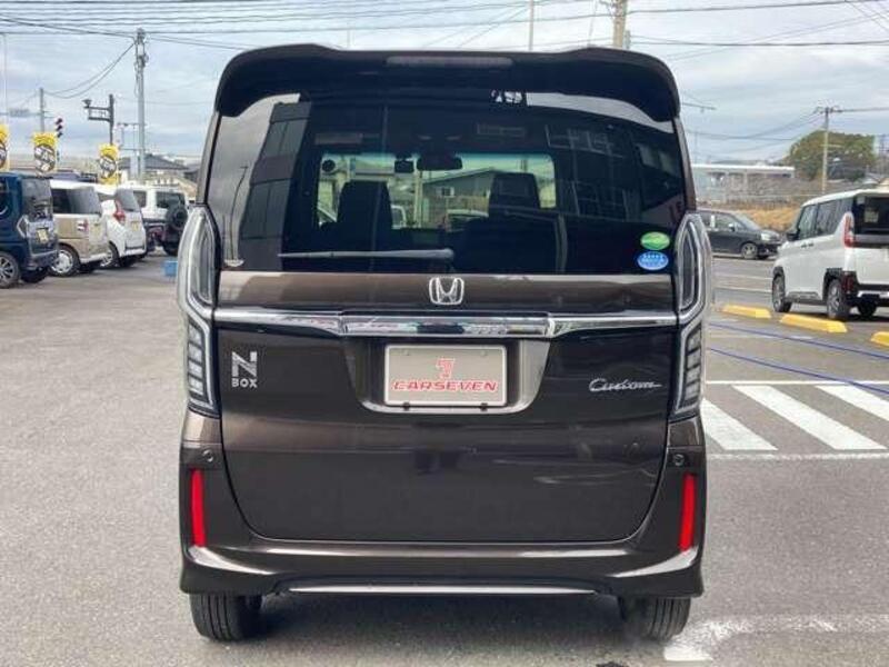 N BOX CUSTOM