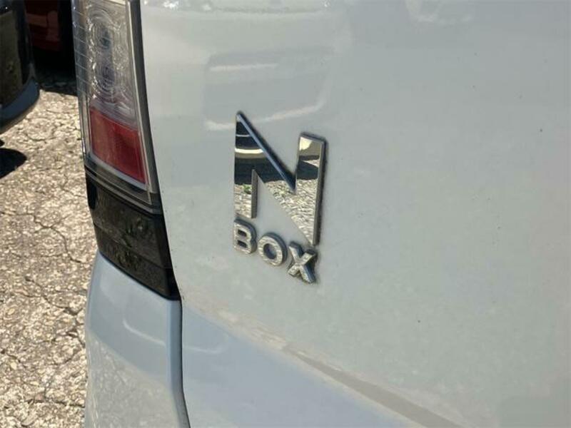 N BOX