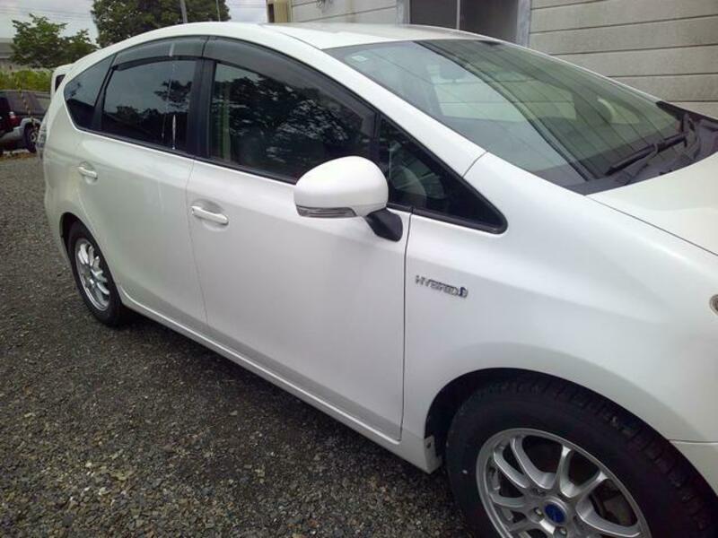 PRIUS ALPHA