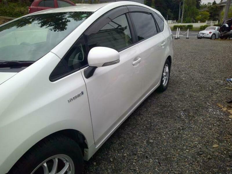 PRIUS ALPHA