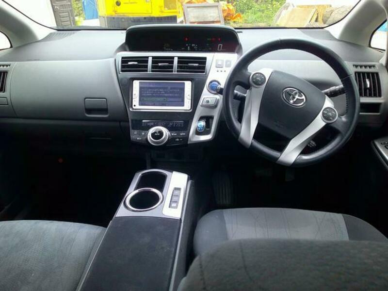 PRIUS ALPHA