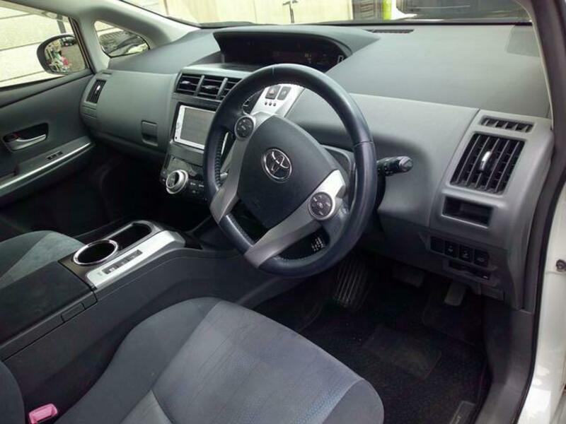 PRIUS ALPHA