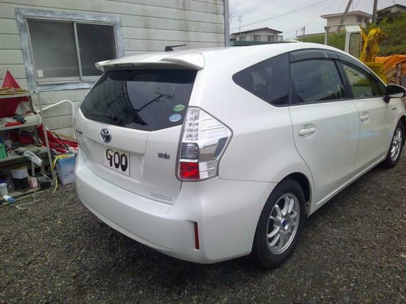 PRIUS ALPHA
