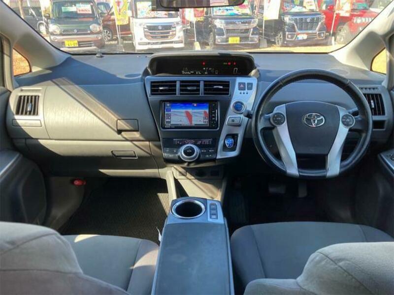 PRIUS ALPHA