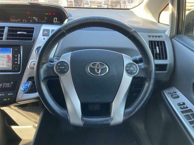 PRIUS ALPHA