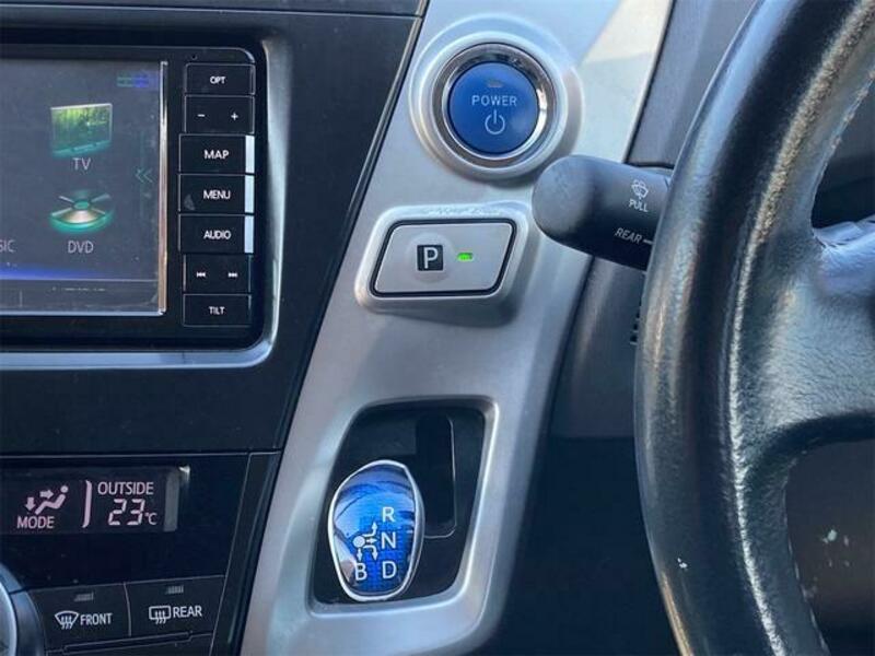 PRIUS ALPHA