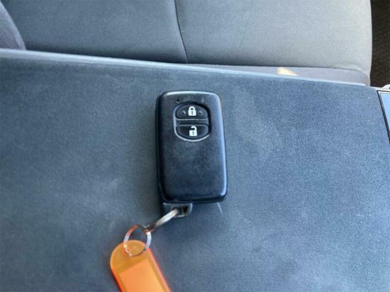 PRIUS ALPHA