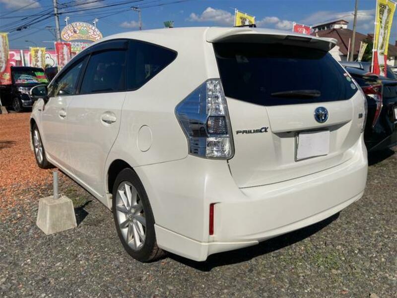 PRIUS ALPHA