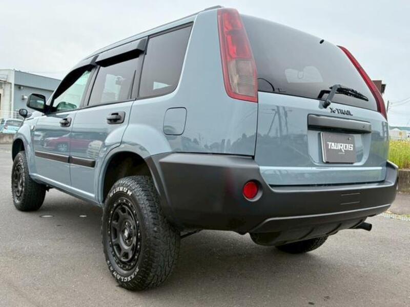 X-TRAIL
