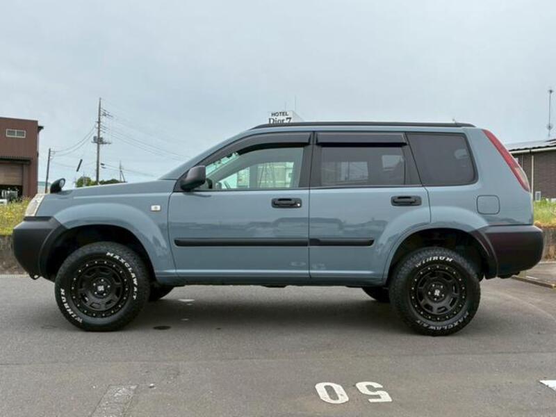 X-TRAIL