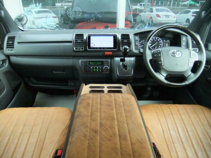 HIACE VAN