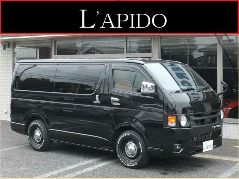 TOYOTA HIACE VAN