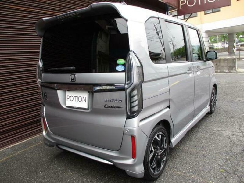 N BOX CUSTOM