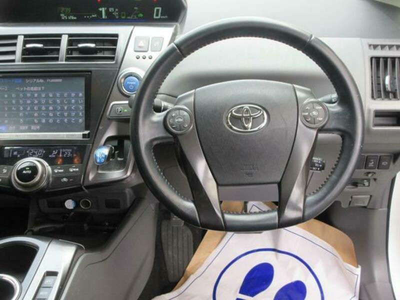PRIUS ALPHA