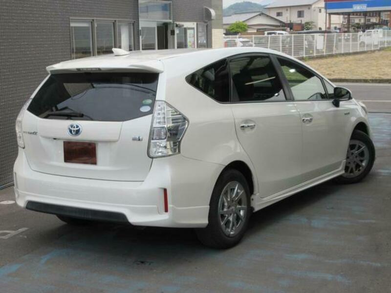 PRIUS ALPHA