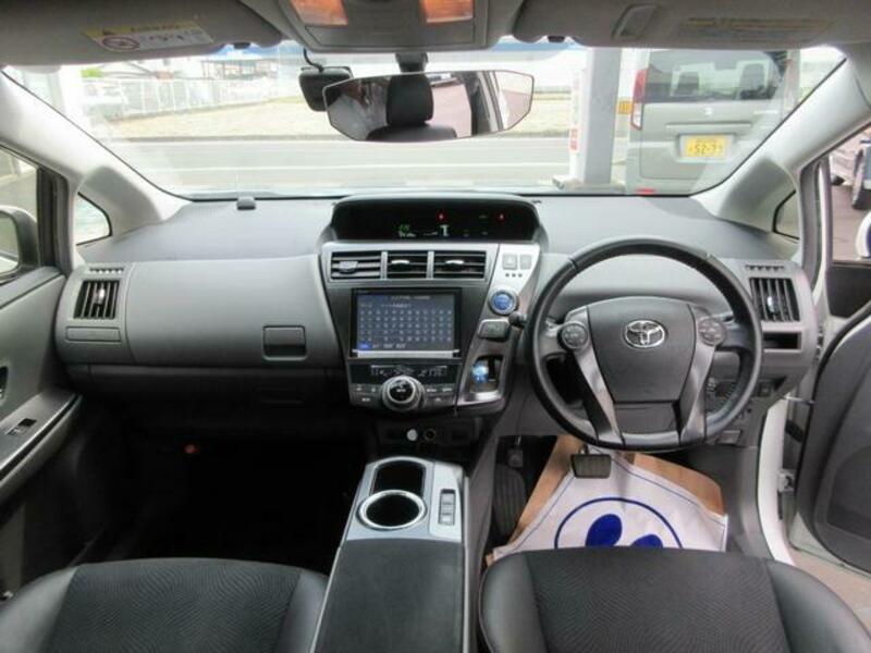 PRIUS ALPHA