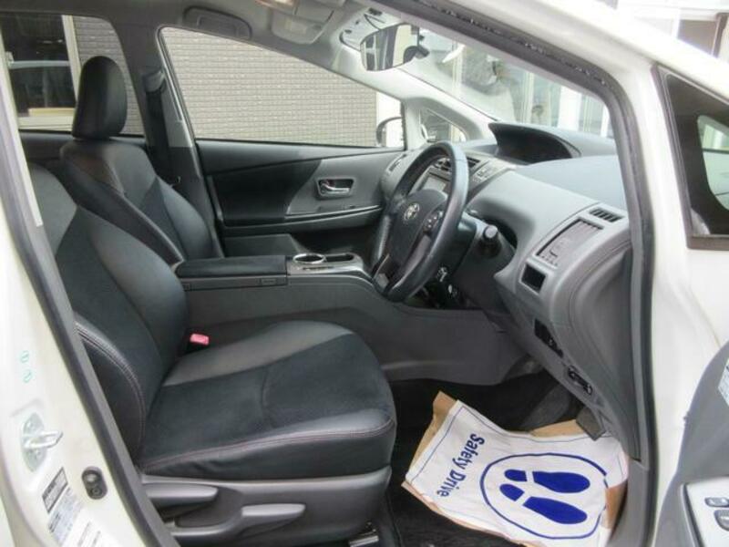 PRIUS ALPHA