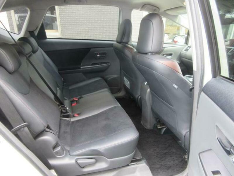 PRIUS ALPHA