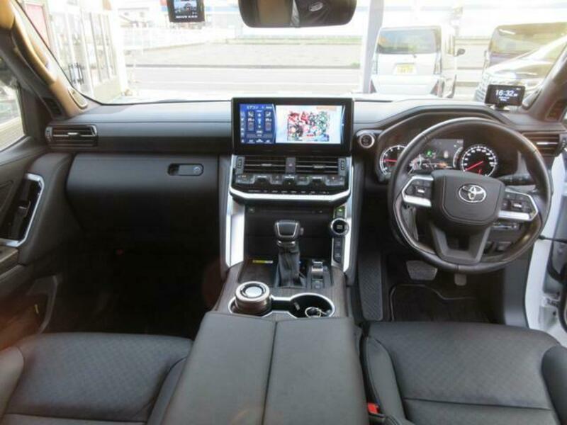 LAND CRUISER