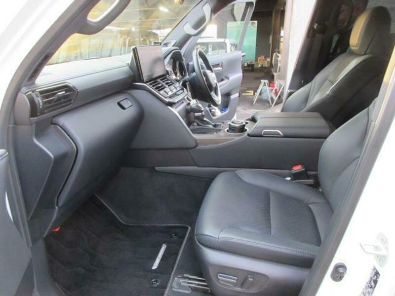 LAND CRUISER