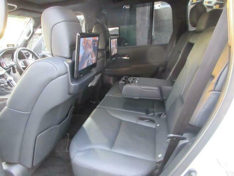 LAND CRUISER