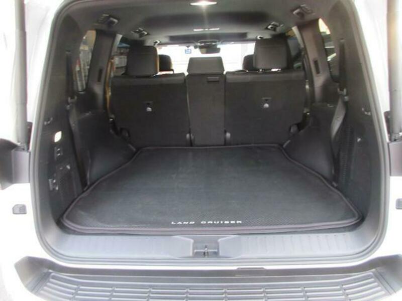 LAND CRUISER