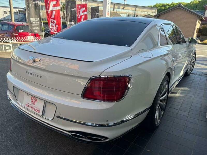 FLYING SPUR