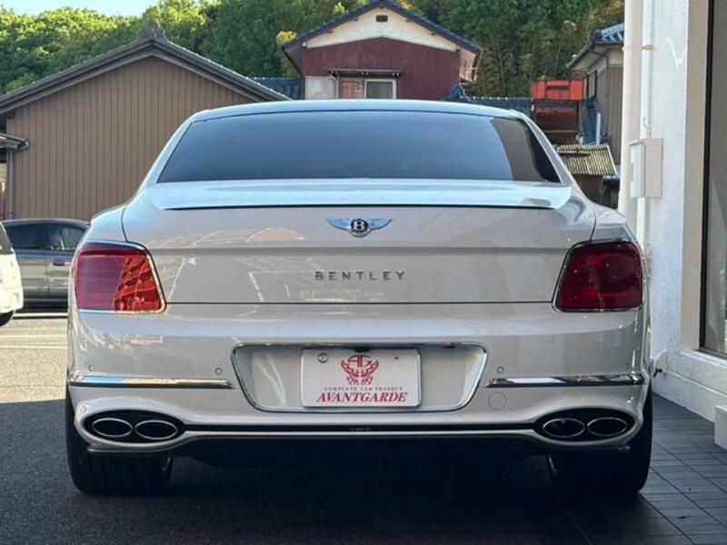 FLYING SPUR