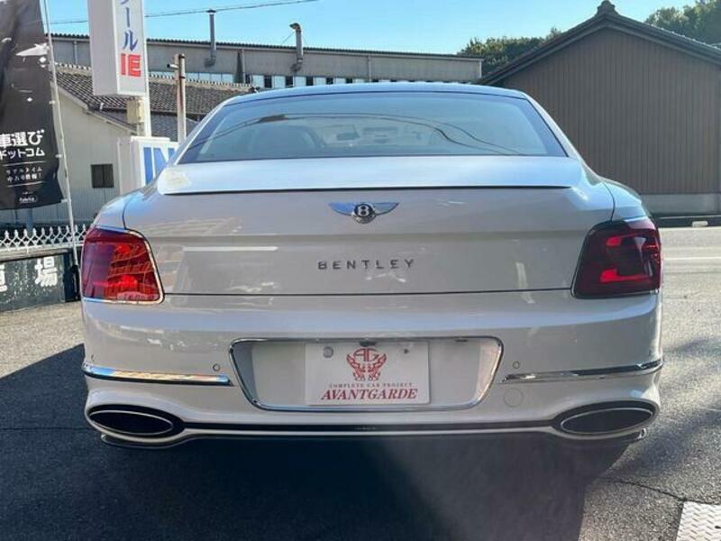 FLYING SPUR