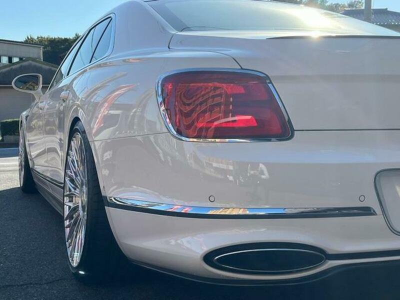 FLYING SPUR