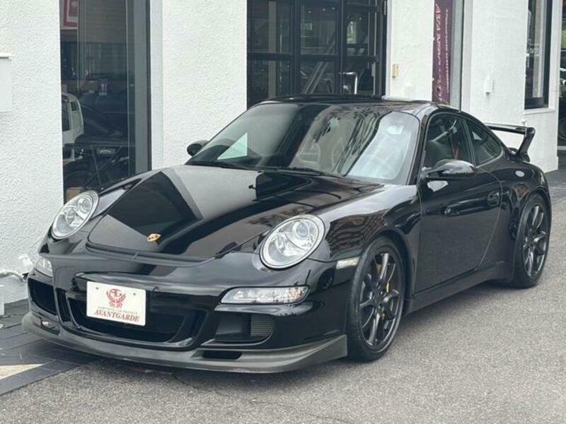 911