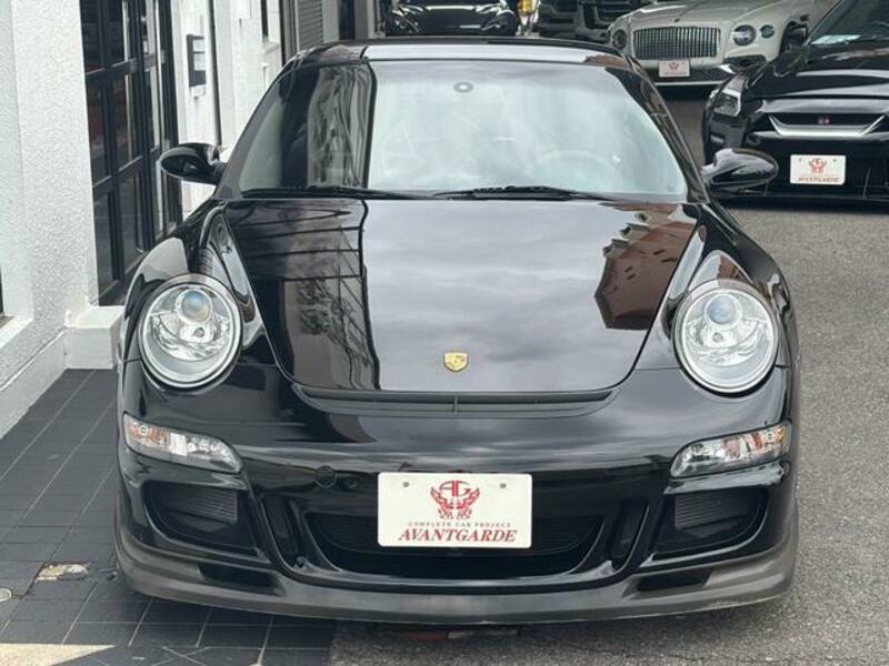 911
