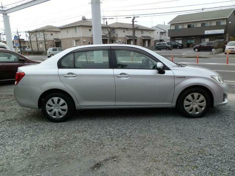 COROLLA AXIO