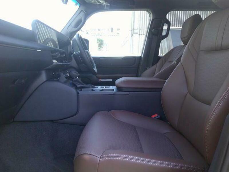 LAND CRUISER 250