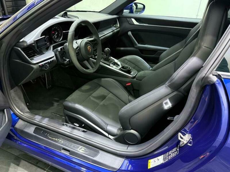 911