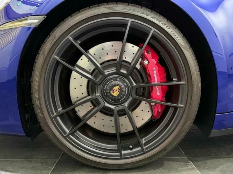 911