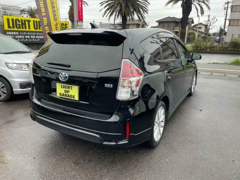 PRIUS ALPHA