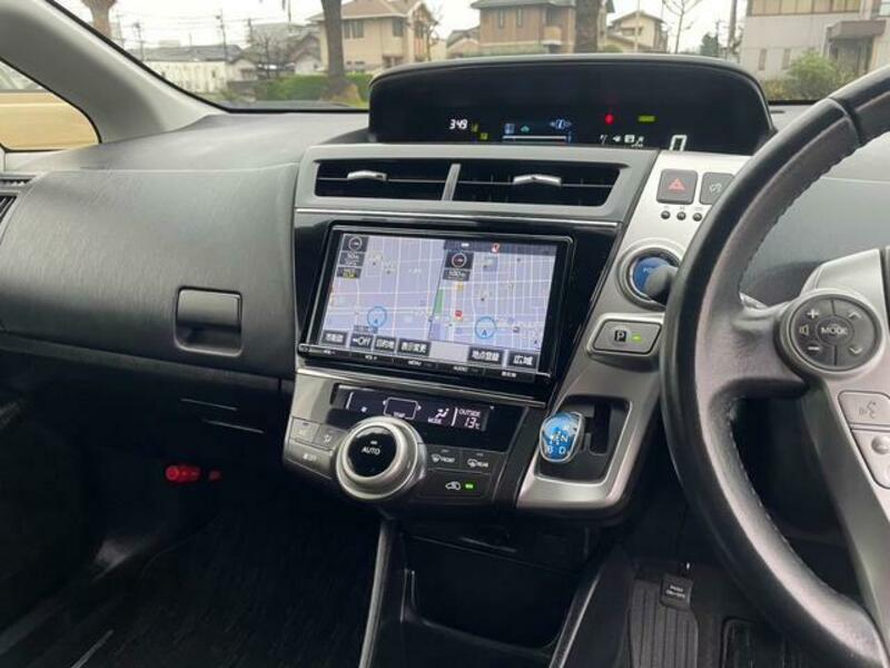 PRIUS ALPHA