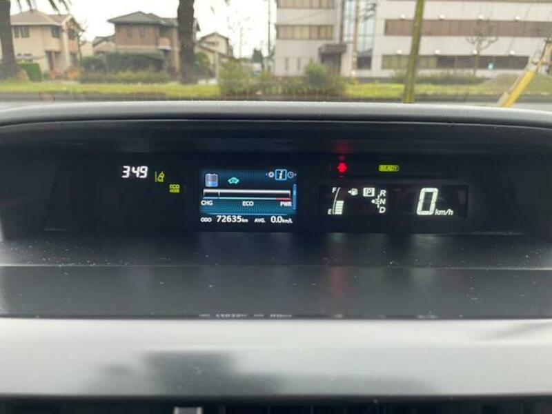 PRIUS ALPHA
