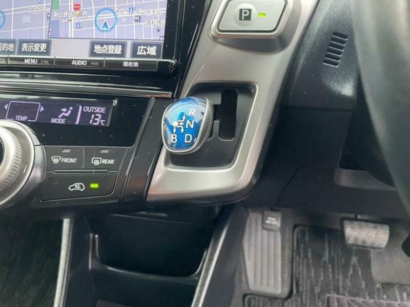 PRIUS ALPHA