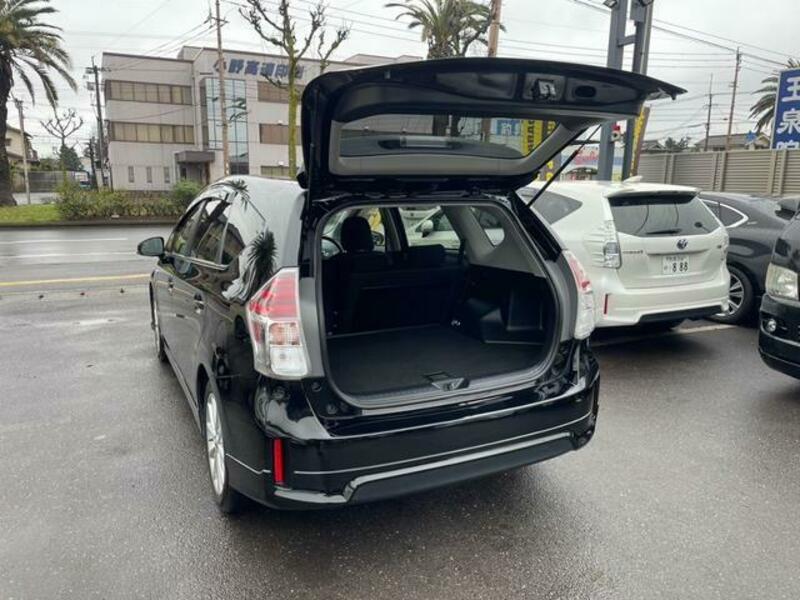 PRIUS ALPHA