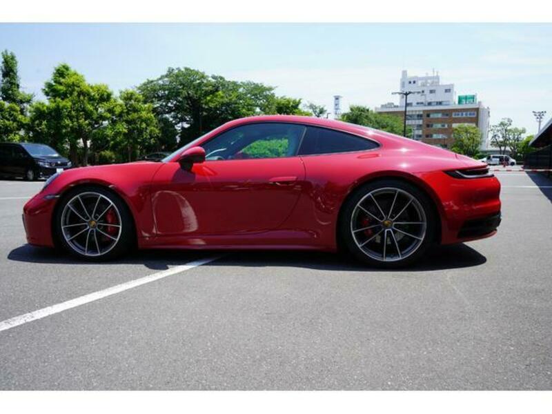 911