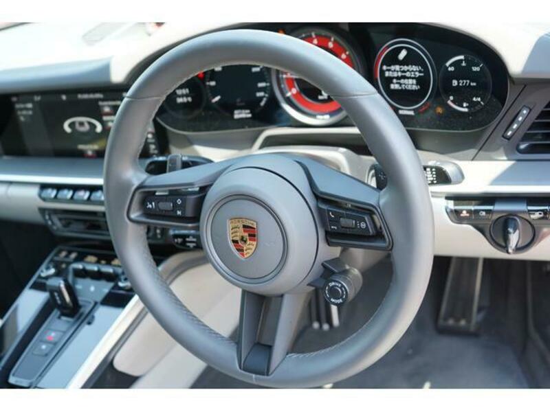 911