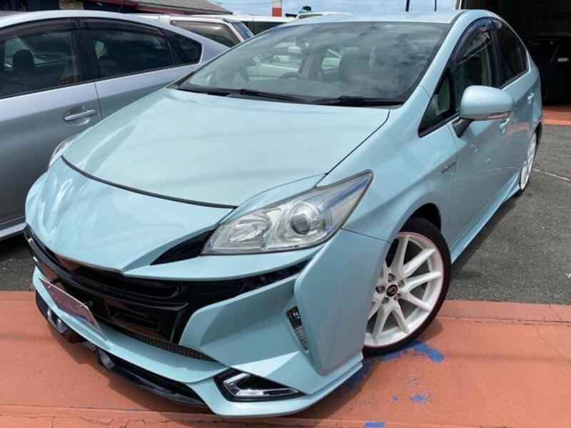 TOYOTA PRIUS