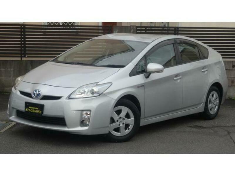 TOYOTA PRIUS