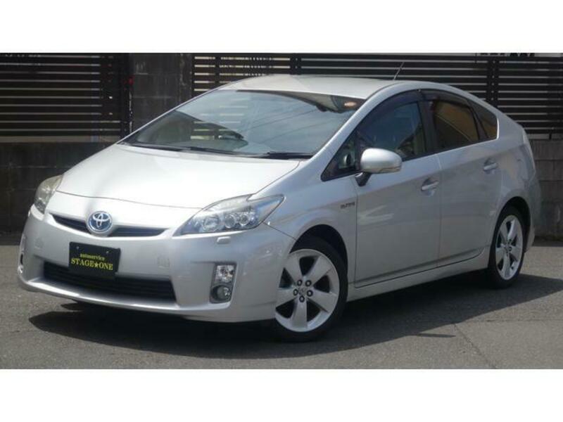 TOYOTA PRIUS